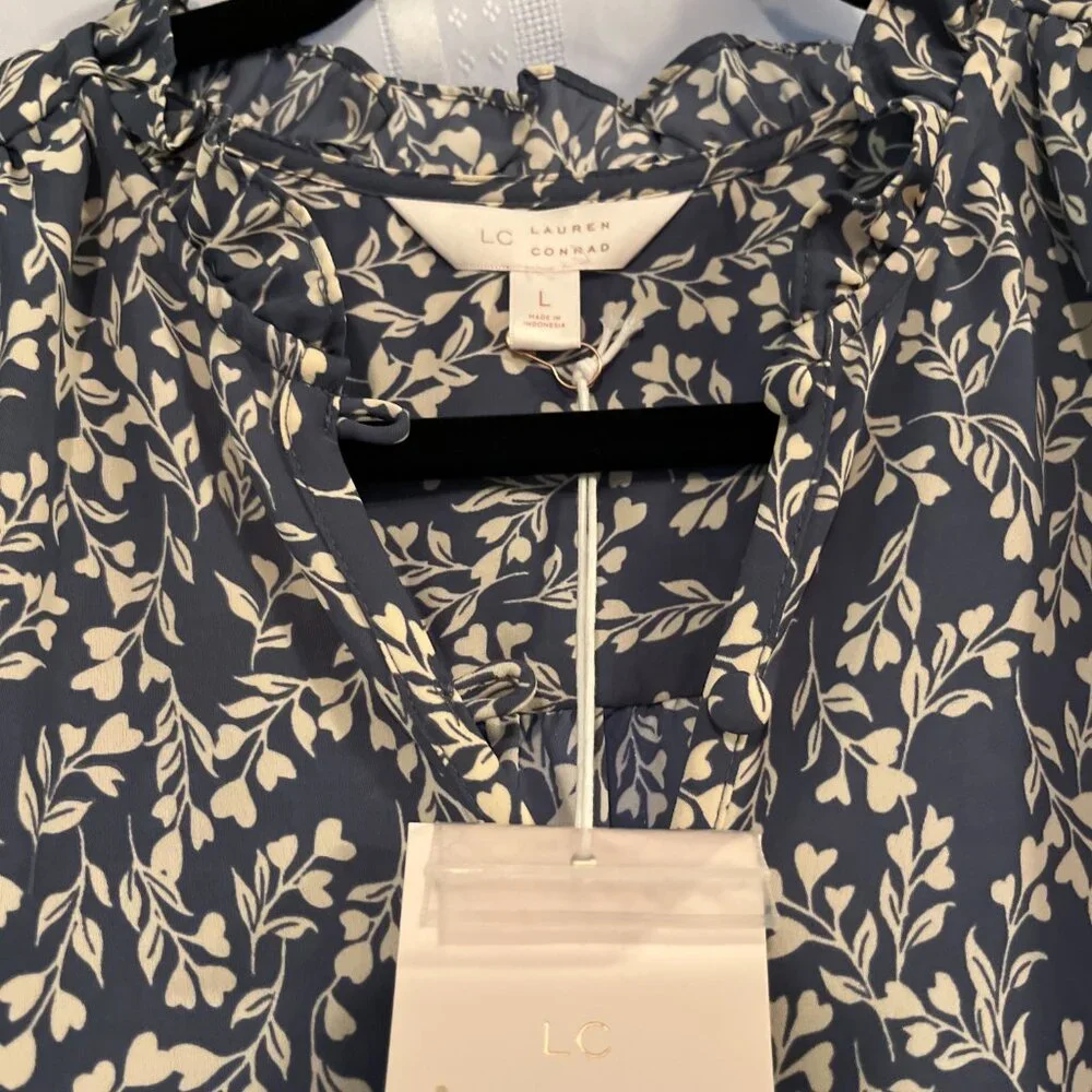 LC Lauren Conrad NWT Large Button Front Ruffle Blouse - Picture 4 of 5